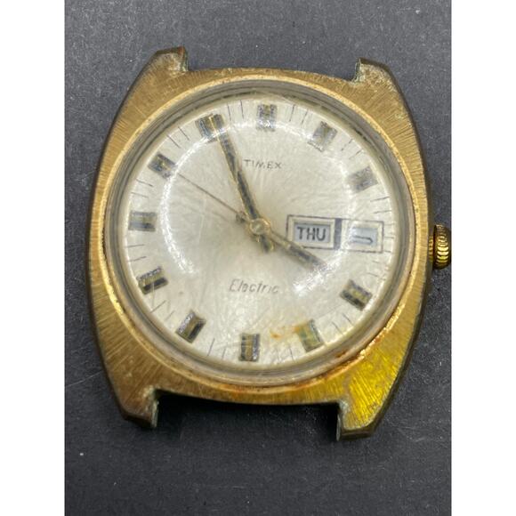 Vintage Timex Electric Day Date Tank Mens Watch Gold Tone Water Resistant 37MM main image 4